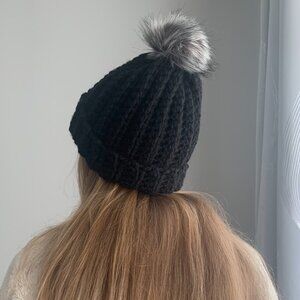 Hand crochet/knit toque